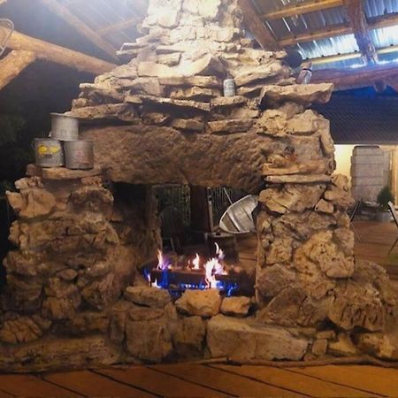 Stonegate Lodge Bed, Wifi, 50In Roku Tv, Salt Water Pool Room #109 Eureka Springs Exteriér fotografie