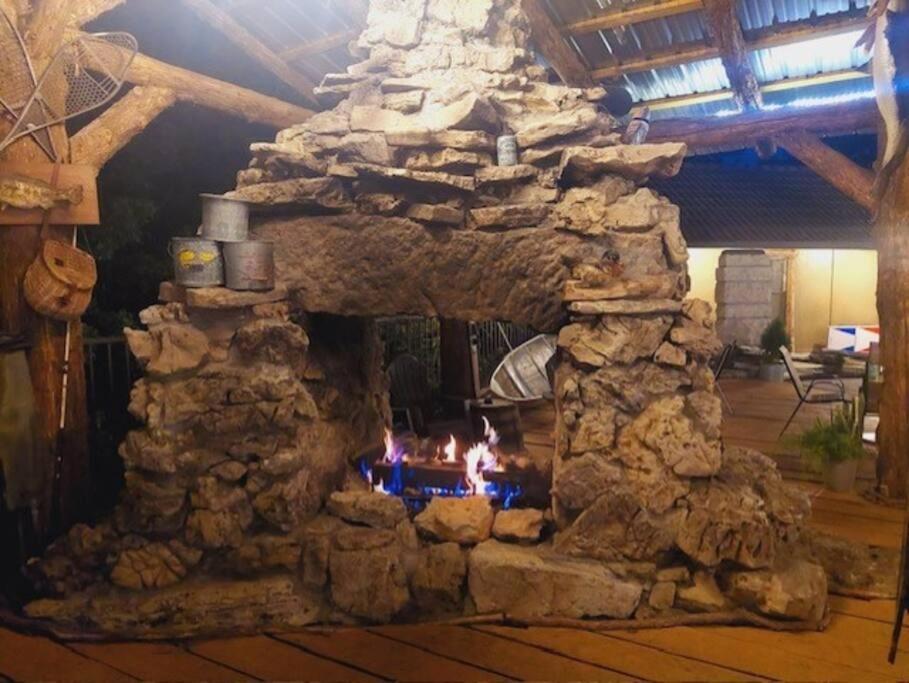 Stonegate Lodge Bed, Wifi, 50In Roku Tv, Salt Water Pool Room #109 Eureka Springs Exteriér fotografie