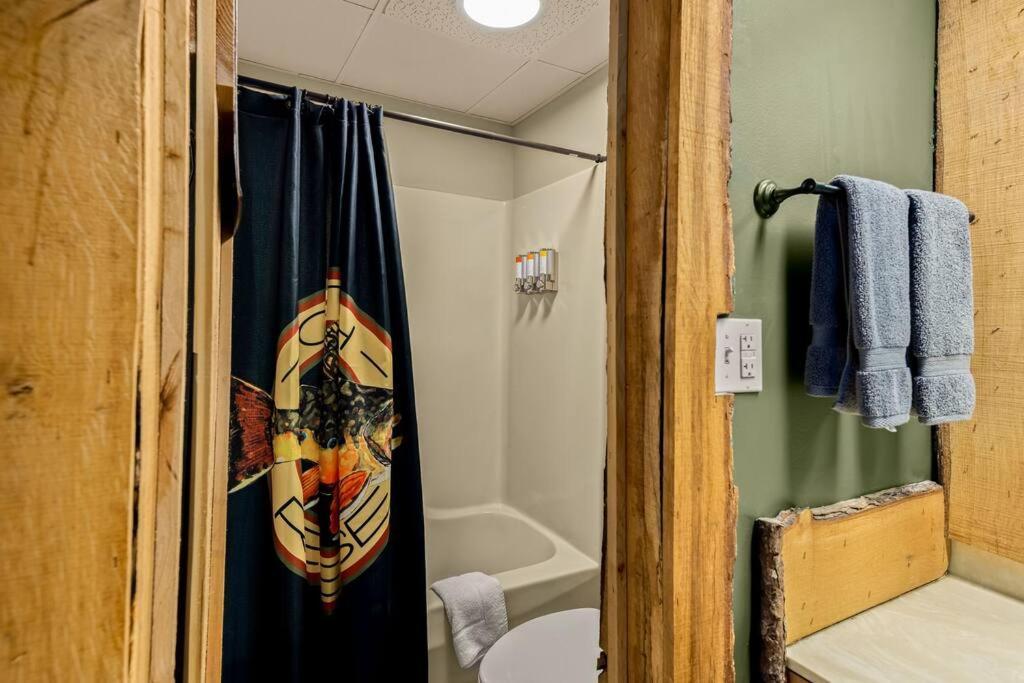Stonegate Lodge Bed, Wifi, 50In Roku Tv, Salt Water Pool Room #109 Eureka Springs Exteriér fotografie
